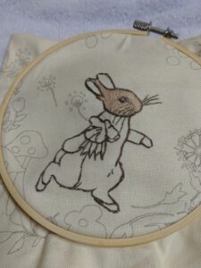 ピーターラビットの刺繍の途中まで